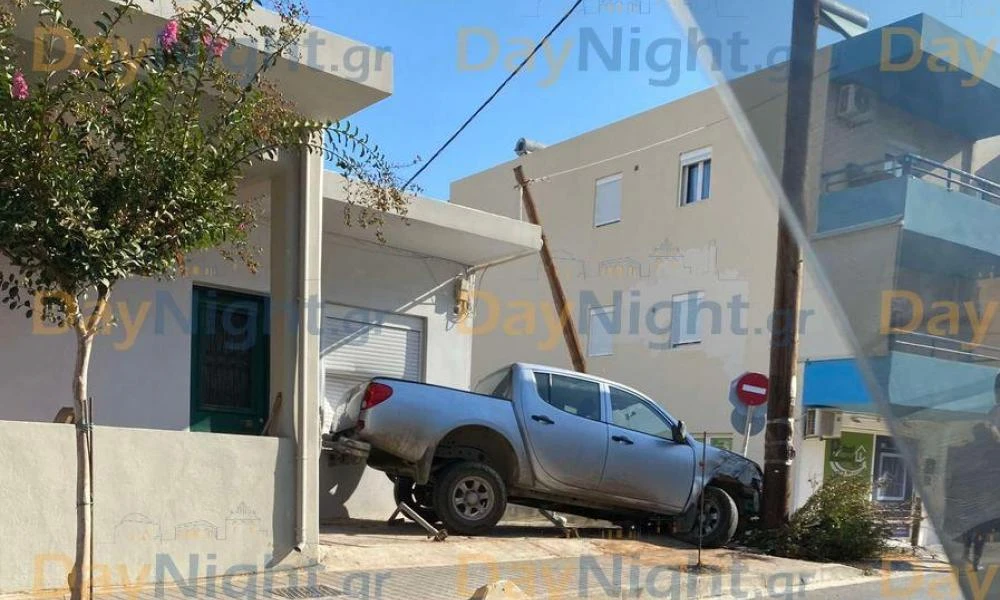 Ρέθυμνο: Αγροτικό «μπούκαρε» σε σπίτι μετά από τρελή πορεία